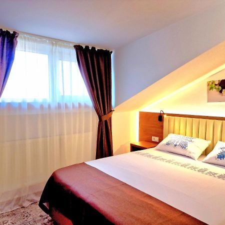 Stay Inn Rediu Valea Lupului  エクステリア 写真