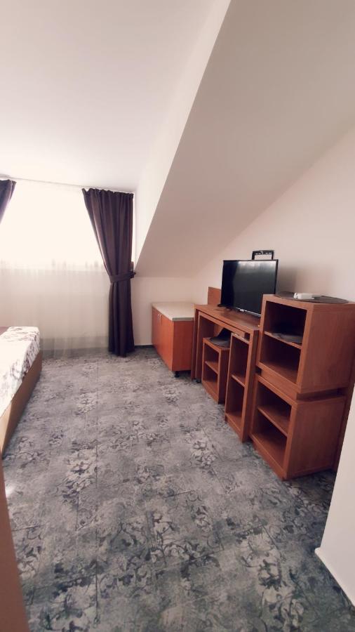 Stay Inn Rediu Valea Lupului  エクステリア 写真