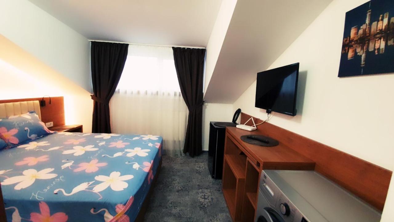 Stay Inn Rediu Valea Lupului  エクステリア 写真