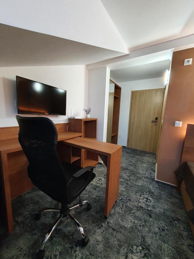 Stay Inn Rediu Valea Lupului  エクステリア 写真