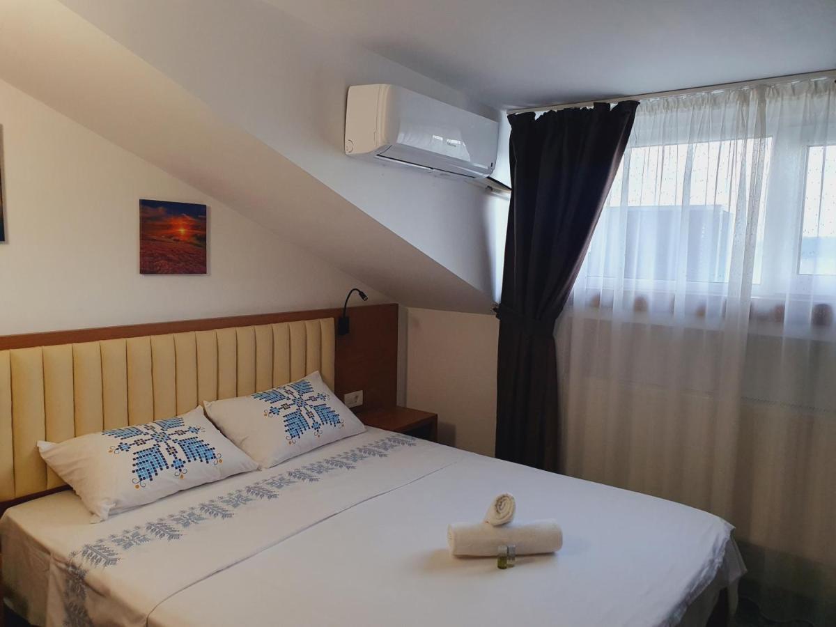 Stay Inn Rediu Valea Lupului  エクステリア 写真