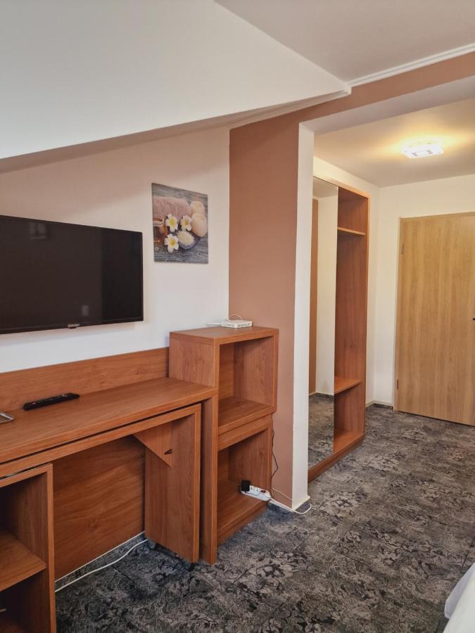 Stay Inn Rediu Valea Lupului  エクステリア 写真