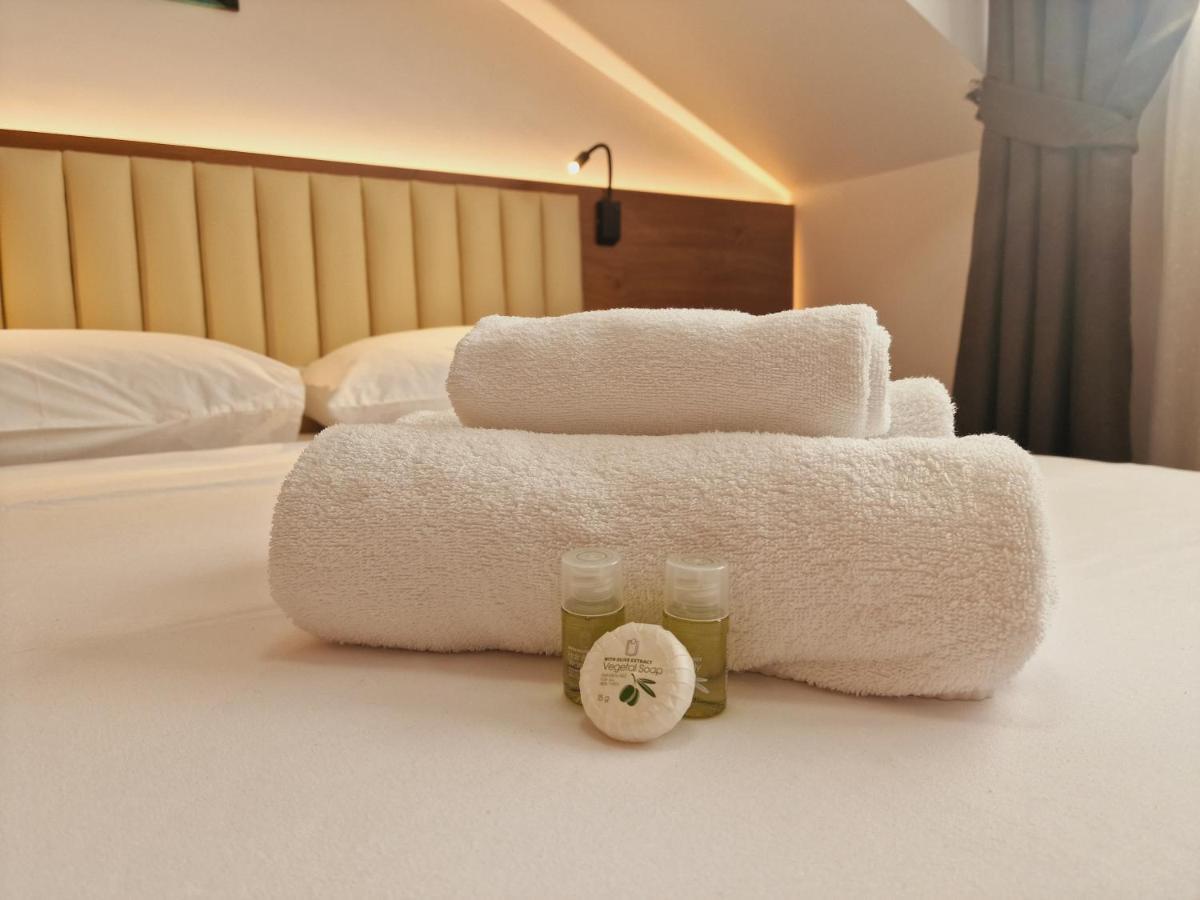 Stay Inn Rediu Valea Lupului  エクステリア 写真