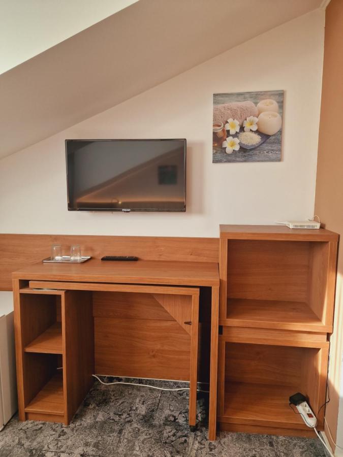 Stay Inn Rediu Valea Lupului  エクステリア 写真