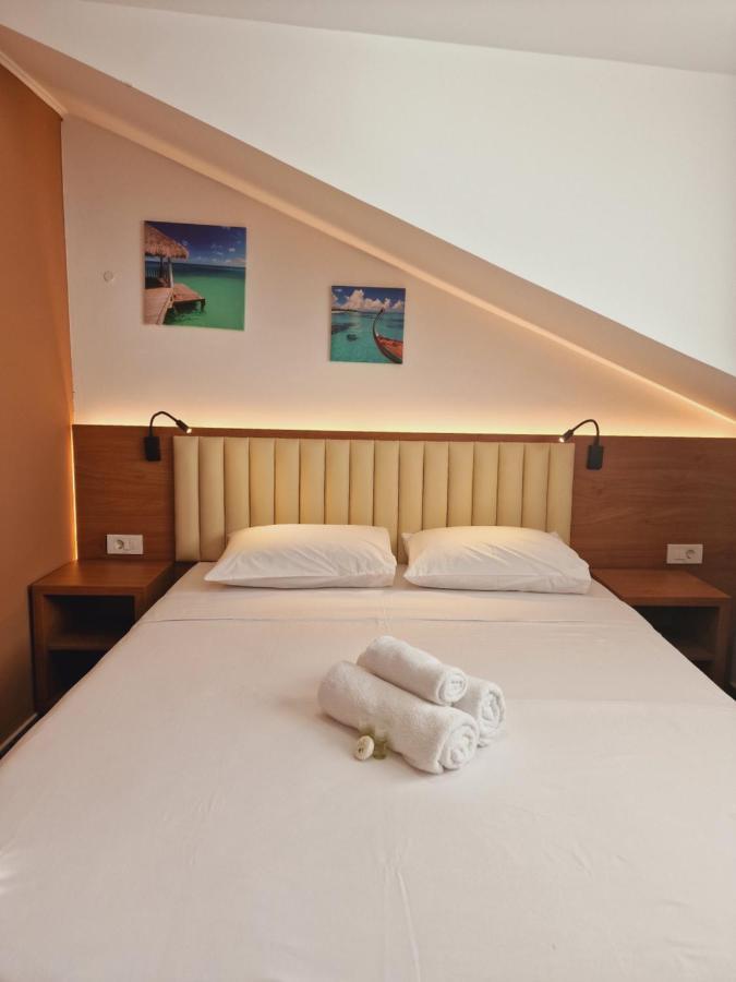 Stay Inn Rediu Valea Lupului  エクステリア 写真