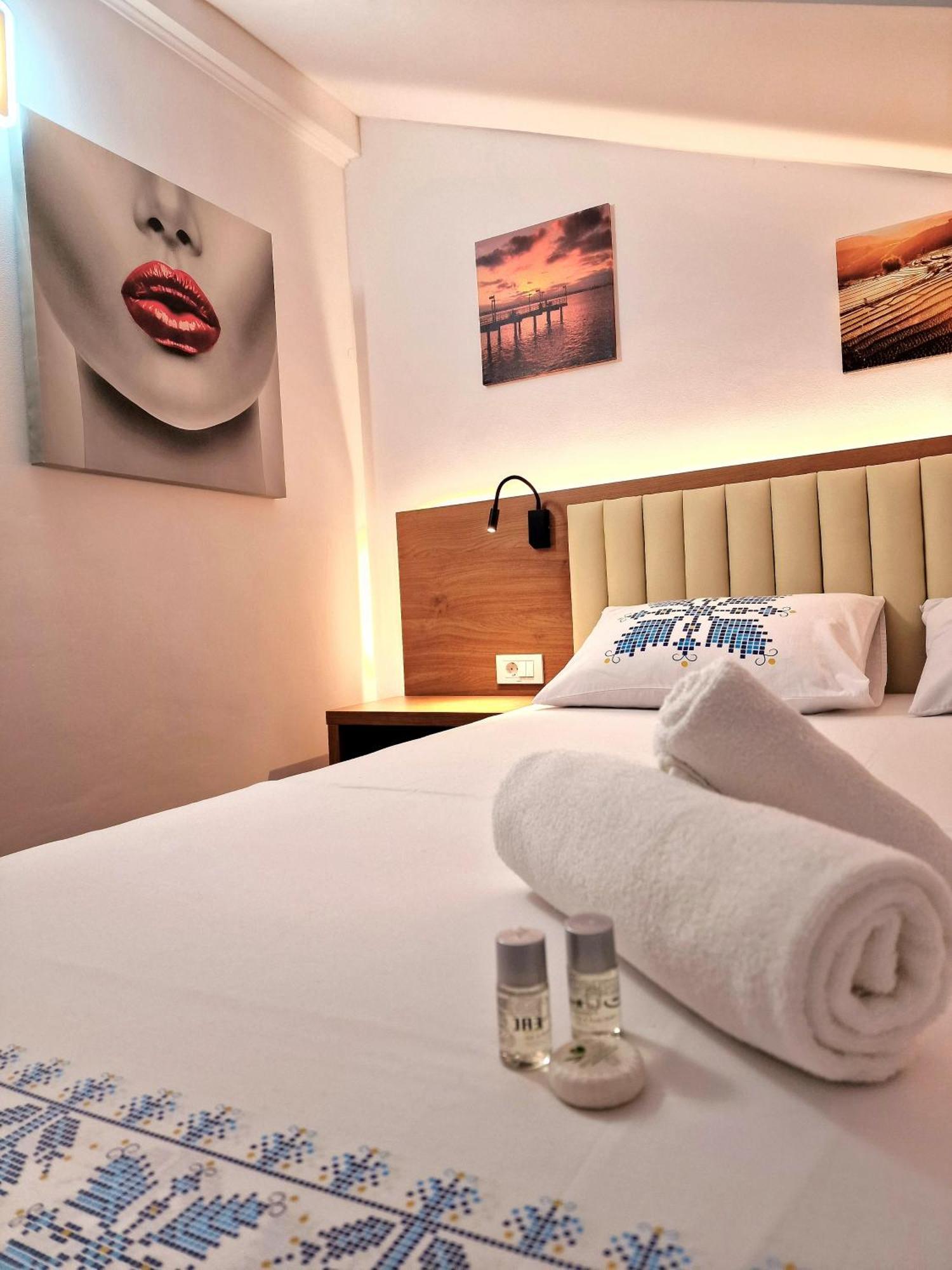 Stay Inn Rediu Valea Lupului  エクステリア 写真